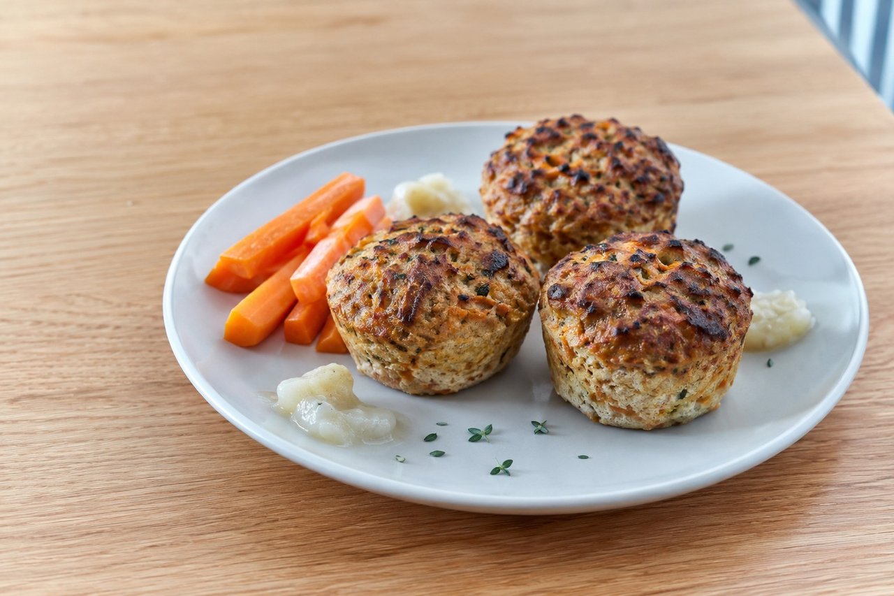 chicken and ginger mini meatloaves - oven-baked in muffin cups, low-histamine