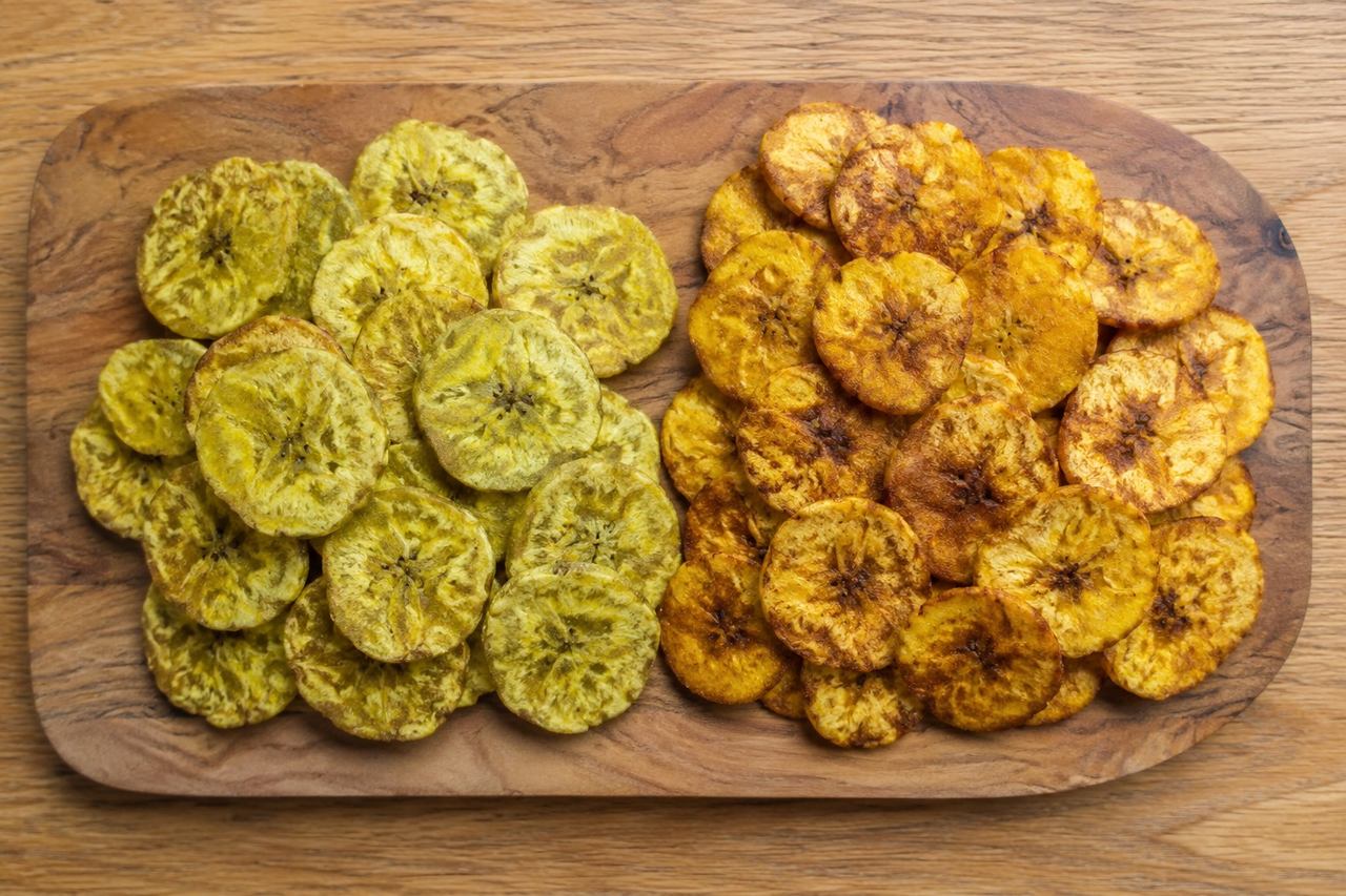 Plantain chips and avocado dip: the crunchy snack you can keep
