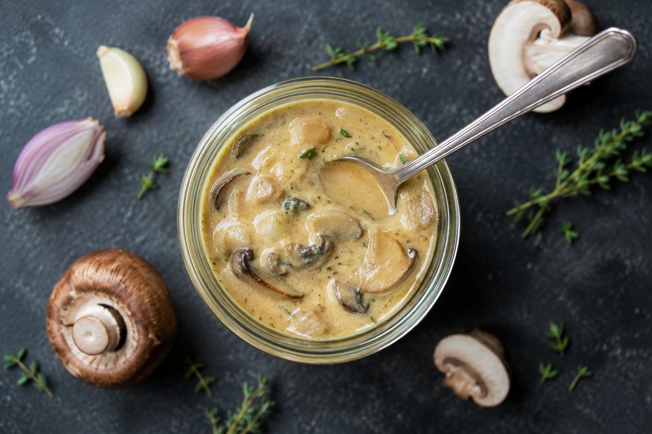 Mushroom and coconut cream sauce: the dairy-free pan sauce for chicken and cauliflower